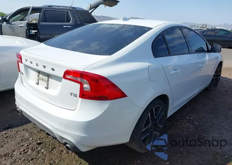 2017 Volvo S60 T5 Dynamic z USA, uszkodzony, nr VIN YV126MFL6H2423997